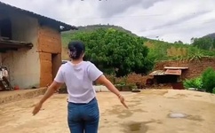 激烈的床震戏大叫视频